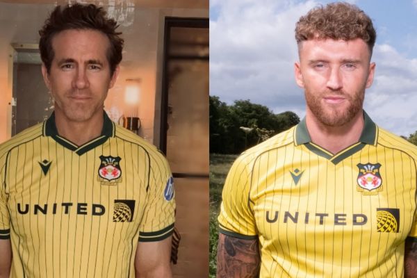  پیراهن خاص رکسهام بر تن رایان رینولدز، مالک معروف این تیم