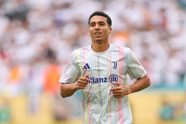  پیشنهاد قابل توجه قهرمان پرتغال برای مدافع نیمکت‌نشین یوونتوس