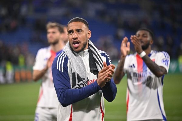  انتقال عجیب؛ تماس منچستریونایتد با هافبک لیون