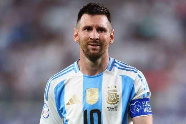  دفاع رونالدو از لیونل مسی و پیشبینی درباره آینده این فوق‌ستاره