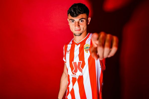 رقابت بارسلونا و میلان برای این مدافع راست جوان