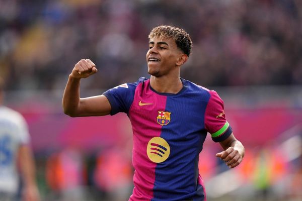  تیم منتخب بهترین بازیکنان تاریخ فوتبال از نظر لامین یامال  عکس