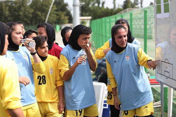 تمرین شاداب ملی پوشان در زمین شماره یک مرکز ملی فوتبال