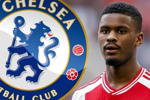 چلسی برای جذب مدافع آژاکس دستبهکار شد