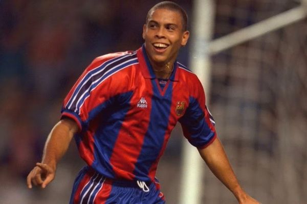 نوستالژی؛ ۲۹ سال از انتقال رونالدو به بارسلونا گذشت