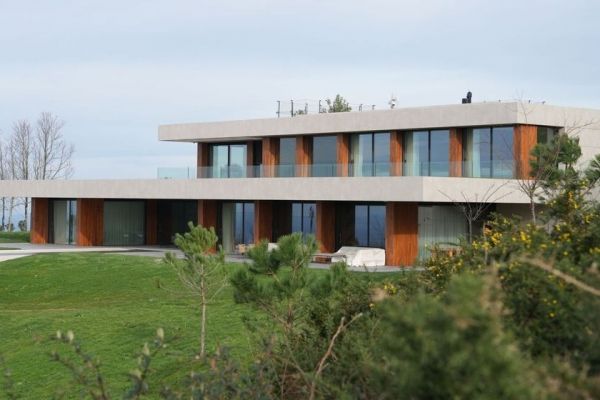 شکایت انجمن محیط زیستی از آلونسو به خاطر ساخت ویلا در کوه