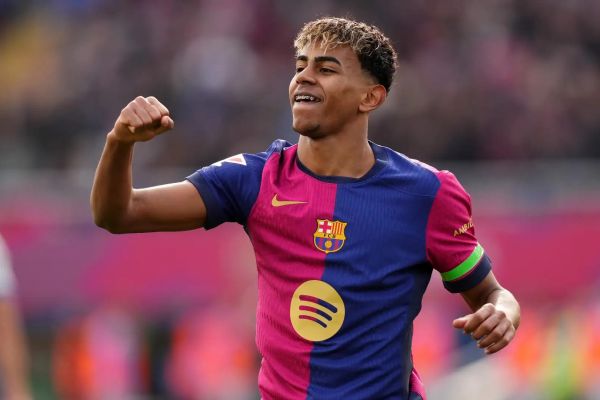 پاسخ یامال به انتقادات علیه جشن تولد جنجالیاش