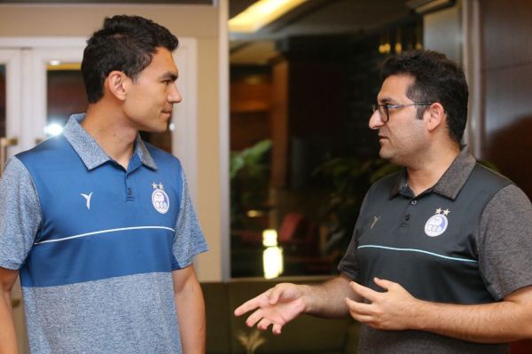 مدافع جدید استقلال نیامده مصدوم شد