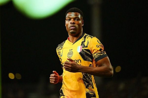  بارسلونا فرصت خرید ارزان دومفریس را از دست می‌دهد