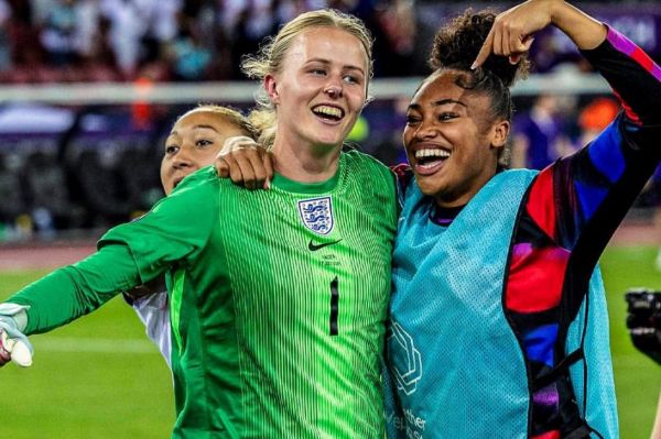  پنالتی‌های عجیب در دیدار زنان انگلیس و سوئد