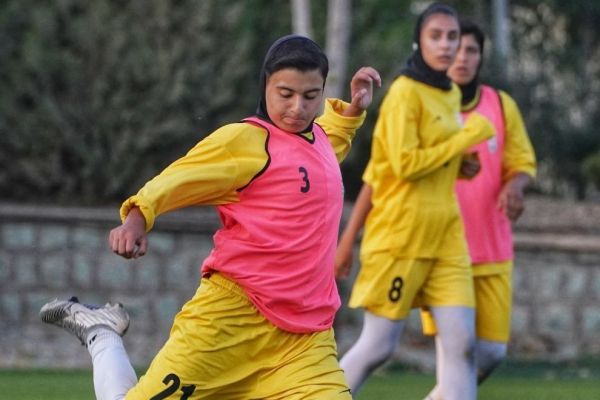  جدال تیم دختران زیر 20 سال با ستارگان تیکا