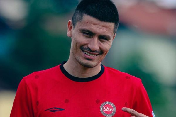  ملی‌پوش ازبک نرسیده برای تراکتور بازی کرد   عکس