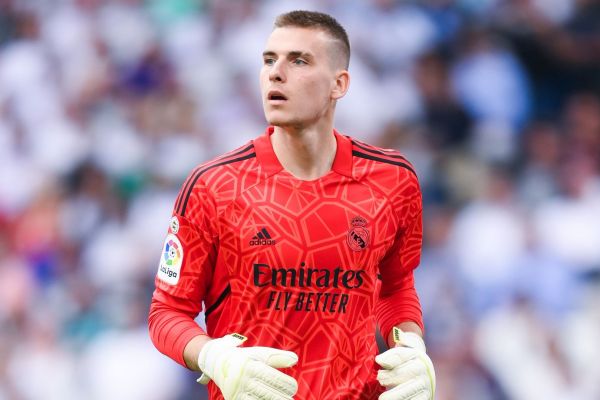 دروازهبان اوکراینی هم مثل کورتوا در رئال مادرید میماند