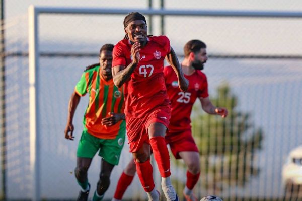  استقلال خوزستان پول بیفوما را از پرسپولیس می‌خواهد