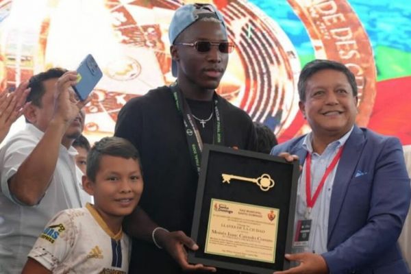  پاداش عجیب ستاره چلسی به خاطر عملکرد خوبش؛ کلید یک شهر