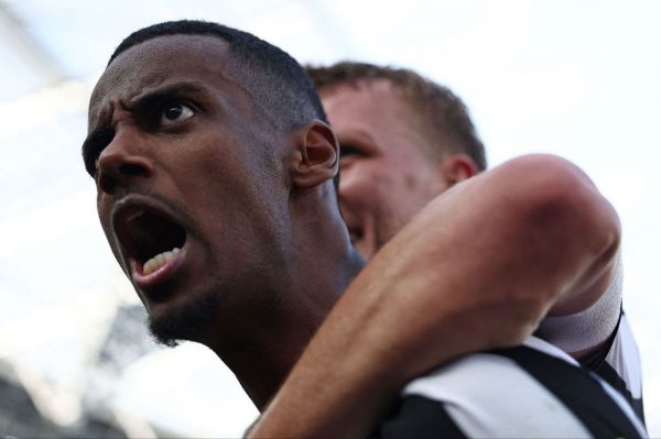  نه لیورپول، نه الهلال؛ ستاره سوئدی در نیوکاسل می‌ماند