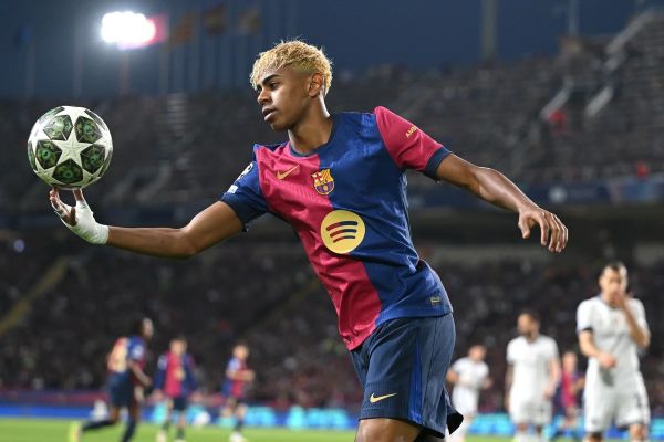 رشد قابل توجه قد یامال؛ قبلا با گاوی همقد بود