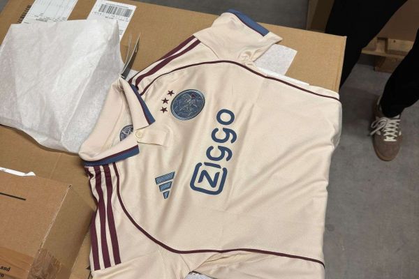 تصاویر لو رفته از کیت سوم جدید آژاکس