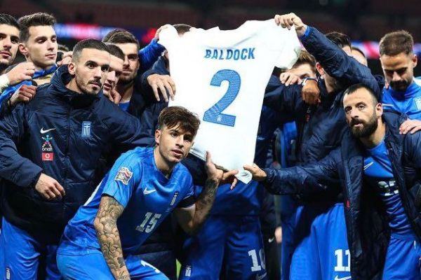  هدیه قلبی بازیکنان یونان به خانواده ستاره فقید