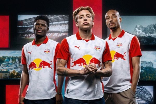  رونمایی غول اتریش از کیت اول برای فصل جدید