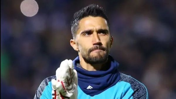  واکنش معنادار سیدحسین به عدم تمدید قراردادش با استقلال  عکس