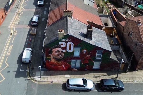 عکس؛ نقاشی دیواری دیدنی از ژوتا و برادرش در لیورپول