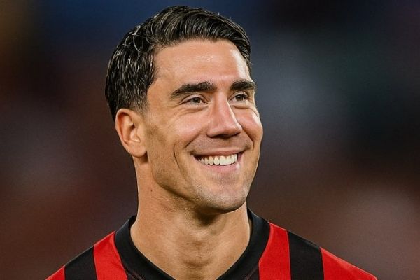 مالکیت میلان با شرایطی اجازه مذاکره برای مهاجم یوونتوس را داد