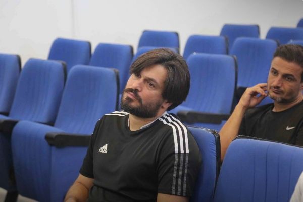  نشست مشترک سرمربیان تیم‌های بزرگسالان و پایه پیکان