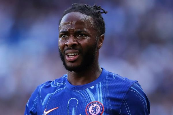 استرلینگ شاگرد اریک تن هاخ میشود