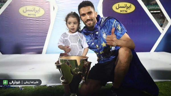  حسینی، یک امضا تا پیوستن به تراکتور