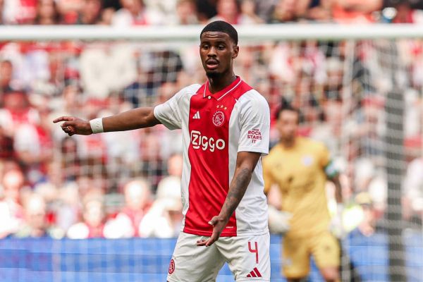  آغاز رسمی تلاش چلسی برای جذب مدافع آژاکس