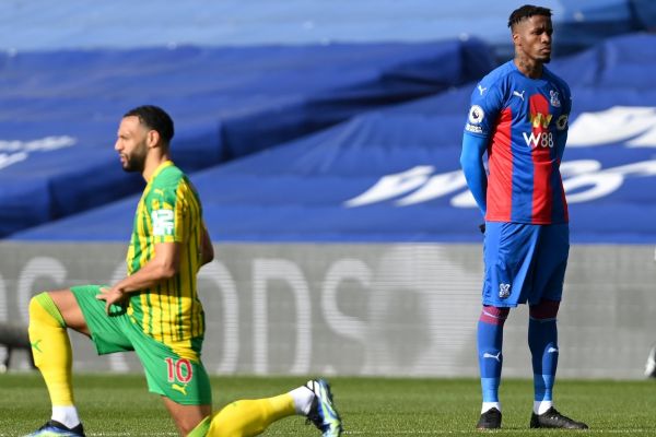 بازیکنان لیگ برتر انگلیس دیگر زانو نخواهند زد