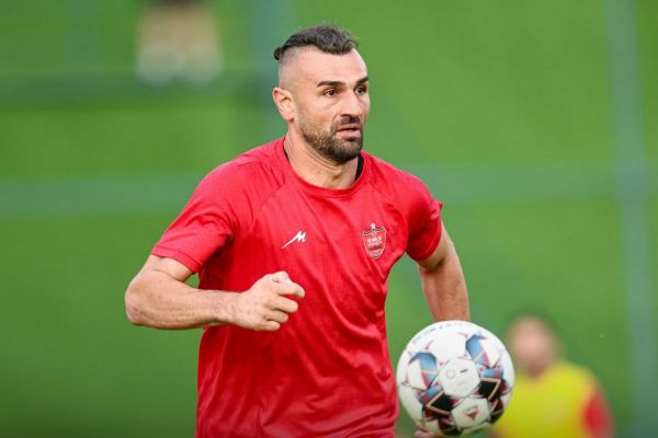  دورسون  مذاکرات را با پرسپولیس ادامه می‌دهیم