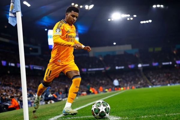 عقبنشینی پاریسیها از خرید مهاجم رئال مادرید