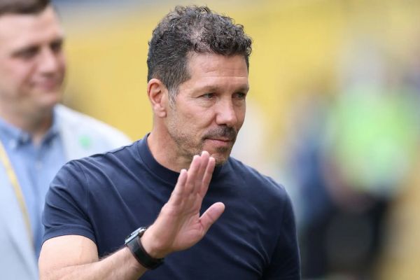  رئیس اتلتیکومادرید سیمئونه را به کسب سه‌گانه دعوت کرد