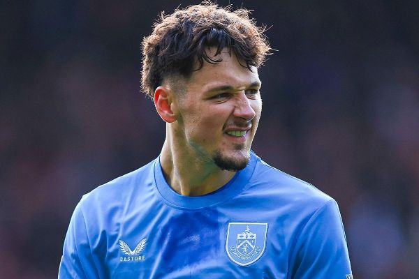 غیر رسمی؛ دروازهبان برنلی به منچستر سیتی پیوست