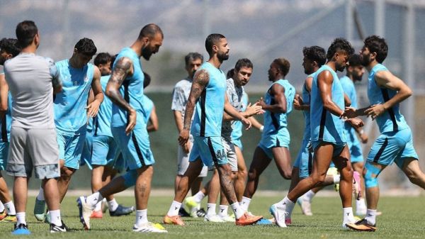  گزارش فنی  استقلالِ ساپینتو ناقص است؛ همنشینی آبیِ فقدان و ابهام