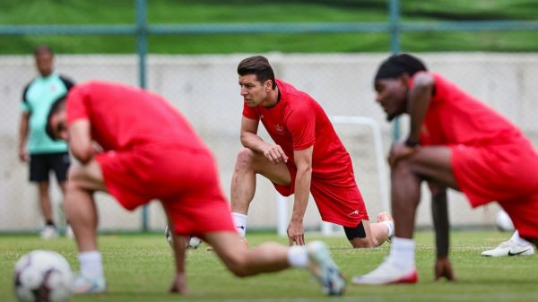  عقب‌نشینی استراتژیک استقلال؛ انتقال مهری، بدون رضایت‌نامه