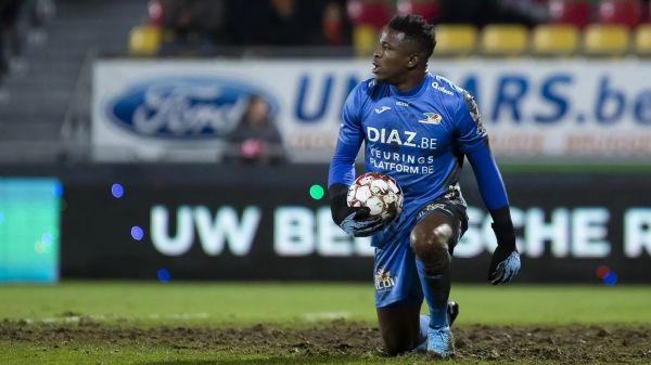 دروازهبان کامرونی گزینه جدید استقلال