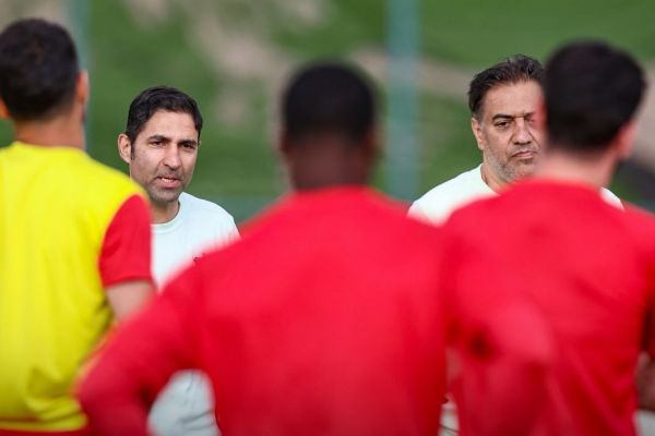 مخالفت وحید هاشمیان با پخش زنده دیدار دوستانه پرسپولیس