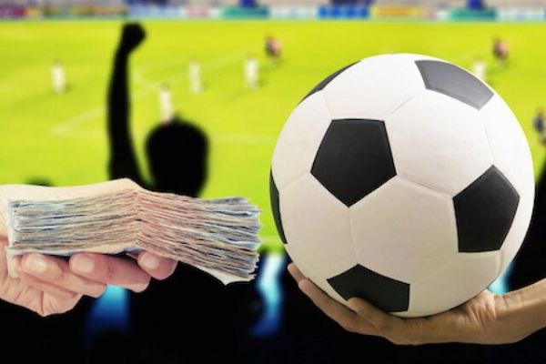 تاپ سکرت پولپاشی یک مدیرعامل اسبق در فضای مجازی برای کسب وجه و محبوبیت