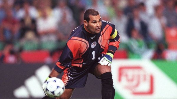  دروازه‌بانی که به اندازه مهاجمین بزرگ گل می‌زد