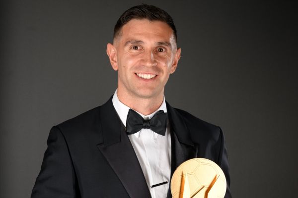  منچستر یونایتد از جذب امیلیانو مارتینز منصرف شد