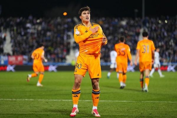  مهاجم جوان در تیم ژابی آلونسو ماندنی شد