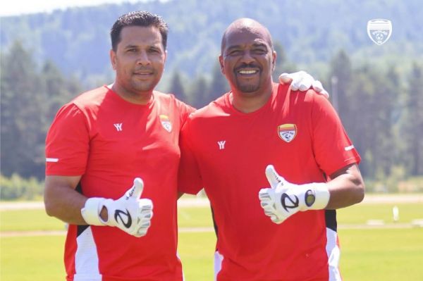 مربی سابق علی بیرو با یک رنگ قرمز متفاوت