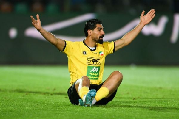 مشکل بزرگ اسدی برای پوشیدن پیراهن استقلال