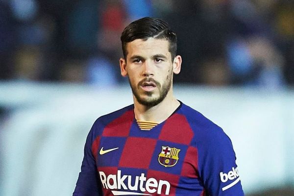  حمله وحشتناک سگ‌های خیابانی به بازیکن سابق بارسلونا