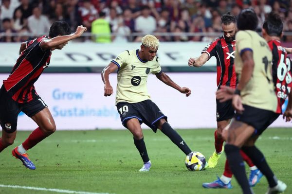  برد هفت گله بارسلونا مقابل تیم کره‌ای