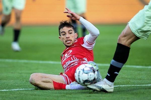 سپاهان به دنبال وینگر پرسپولیس