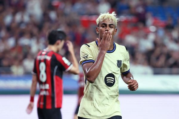 واکنش یامال به گلزنی با پیراهن شماره 10 بارسلونا